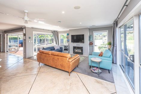 Photo of property in 18 Golf Vue Place, Castlecliff, Whanganui, 4501