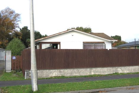 Photo of property in 16 La Perouse Place, Northcote, Christchurch, 8052