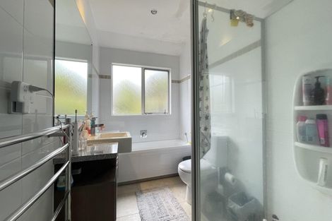 Photo of property in 23 Laurel Oak Drive, Schnapper Rock, Auckland, 0632