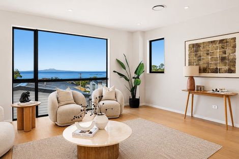 Photo of property in 17 Rock Isle Road, Torbay, Auckland, 0630