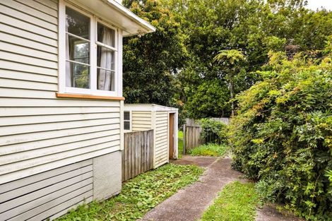 Photo of property in 5 Glenpark Avenue, Westown, New Plymouth, 4310