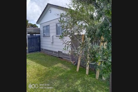 Photo of property in 1/3 Silverstone Place, Henderson, Auckland, 0612