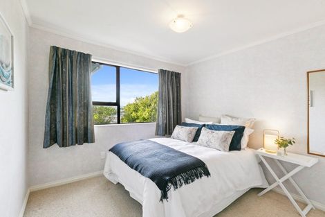 Photo of property in 10 Kate Way, Karori, Wellington, 6012