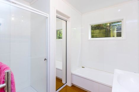 Photo of property in 6 Hobbit Lane, Pinehaven, Upper Hutt, 5371