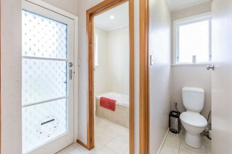 Photo of property in 23 Linwood Avenue, Forrest Hill, Auckland, 0620