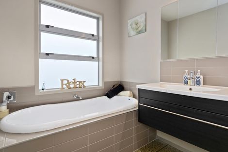 Photo of property in 71 Norm Freeman Drive, Te Puke, 3119