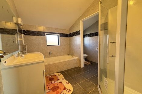 Photo of property in 40 Tiriwa Drive, Massey, Auckland, 0614