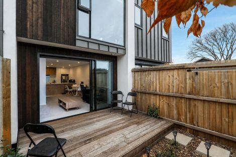 Photo of property in 2/24 Devonport Lane, St Albans, Christchurch, 8014