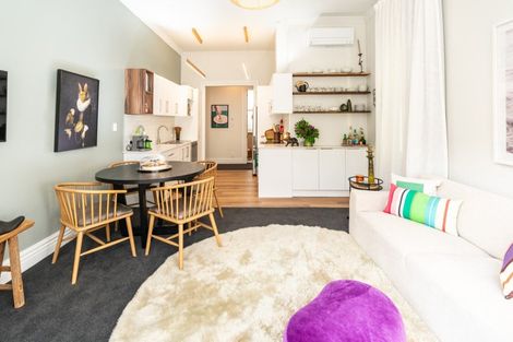 Photo of property in 18 Portland Crescent, Thorndon, Wellington, 6011