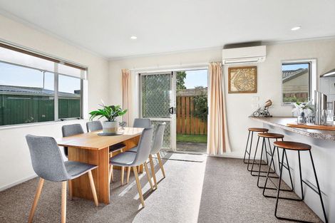 Photo of property in 18b Abergeldie Way, Cambridge, 3434