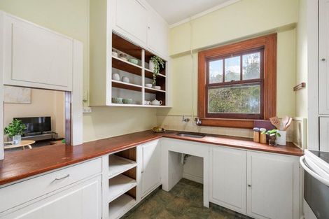 Photo of property in Zena Court, 7/11 Dufferin Street, Mount Victoria, Wellington, 6021