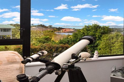 Photo of property in 105 Luckens Road, West Harbour, Auckland, 0618