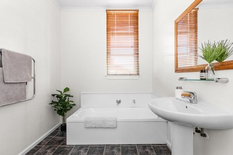 Photo of property in 107 Grays Road, Saint Leonards, Hastings, 4120