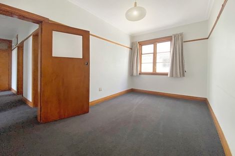 Photo of property in Ionian Flats, 123-125 Brougham Street, Mount Victoria, Wellington, 6011