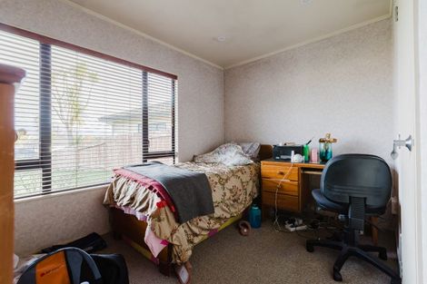 Photo of property in 15 Aspen Way, Kelvin Grove, Palmerston North, 4414