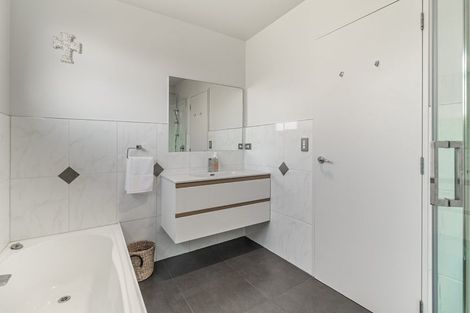 Photo of property in 31a Jutland Road, Hauraki, Auckland, 0622