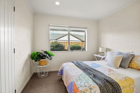 Photo of property in 18b Abergeldie Way, Cambridge, 3434