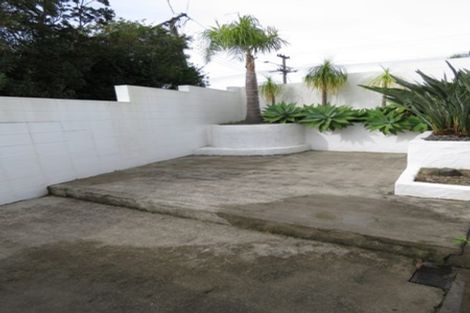 Photo of property in 1/78 Castor Bay Road, Castor Bay, Auckland, 0620