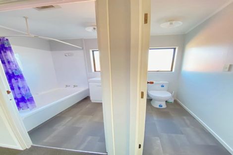 Photo of property in 25 Alidade Place, Massey, Auckland, 0614