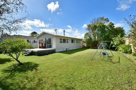 Photo of property in 2/45 Riverside Road, Orewa, 0931