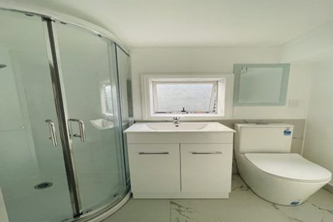 Photo of property in 127 Exmouth Road, Northcote, Auckland, 0627