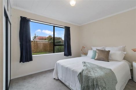 Photo of property in 4 Brookby Crescent, Avonhead, Christchurch, 8042