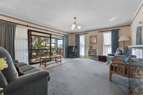Photo of property in 14 Poplar Grove, Whalers Gate, New Plymouth, 4310