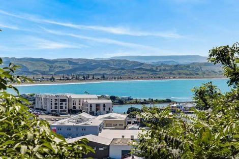 Photo of property in 1 Denholm Road, Hospital Hill, Napier, 4110