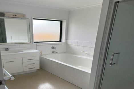 Photo of property in 51 Carisbrook Crescent, Papakura, 2110