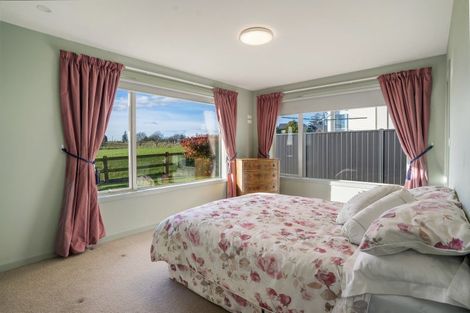 Photo of property in 32 Northview Avenue, Winton, 9720