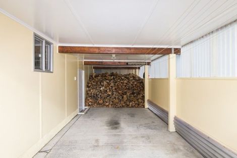 Photo of property in 5 Silverbirch Grove, Churton Park, Wellington, 6037