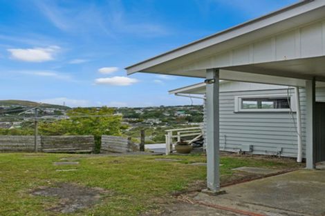 Photo of property in 34 Stewart Drive, Newlands, Wellington, 6037