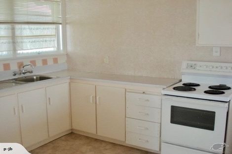 Photo of property in 2/71 Mount Smart Road, Onehunga, Auckland, 1061