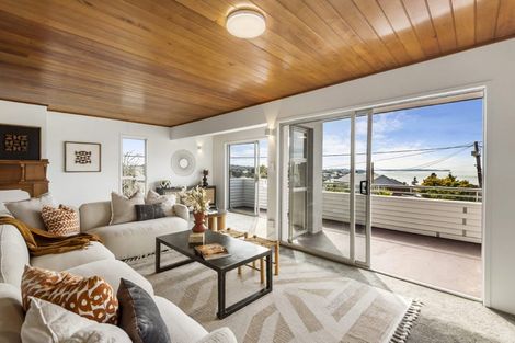 Photo of property in 1/3 Garadice Road, Rothesay Bay, Auckland, 0630