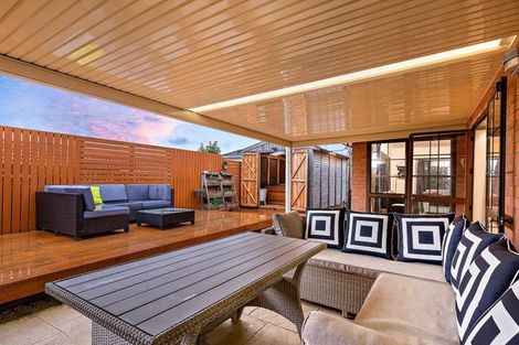 Photo of property in 12 Fernbird Place, Massey, Auckland, 0614