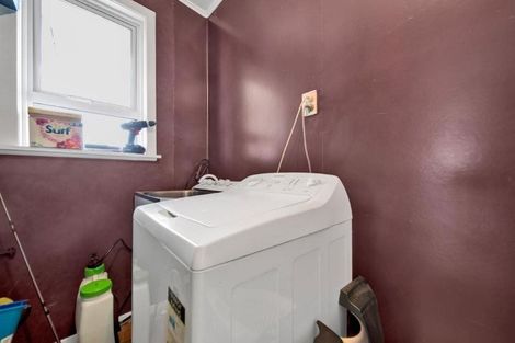 Photo of property in 10 Douglas Street, Hawera, 4610