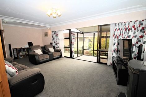 Photo of property in 16 Kinmont Crescent, Kinmont Park, Mosgiel, 9024