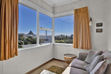 Photo of property in 22 Bayly Road, Moturoa, New Plymouth, 4310