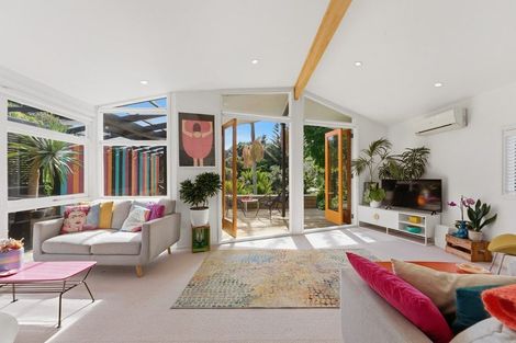 Photo of property in 37 Wairau Road, Oakura, 4314