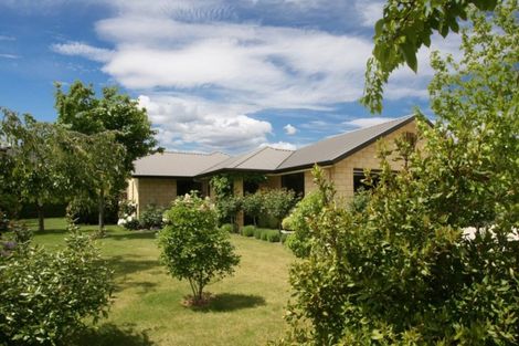 Photo of property in 35 Old Station Avenue, Wanaka, 9305