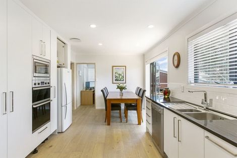 Photo of property in 7 Minaret Drive, Bucklands Beach, Auckland, 2014