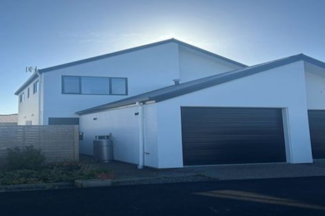 Photo of property in 4/20 Ballinger Place, Carterton, 5713