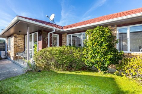 Photo of property in 10 Mcewen Crescent, Riverstone Terraces, Upper Hutt, 5018