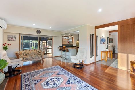 Photo of property in 15 Fleetwood Grove, Waikanae, 5036
