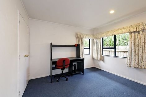 Photo of property in 6a Laura Street, Kelston, Auckland, 0602