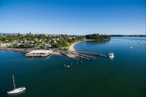 Photo of property in 26 Harbour View Road, Omokoroa, 3114