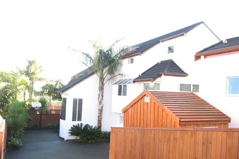 Photo of property in 88 Mellons Bay Road, Mellons Bay, Auckland, 2014