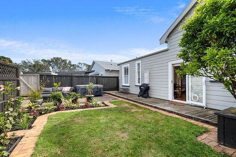 Photo of property in 8 Morley Street, New Plymouth, 4310