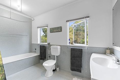 Photo of property in 28 Carrington Street, New Plymouth, 4310