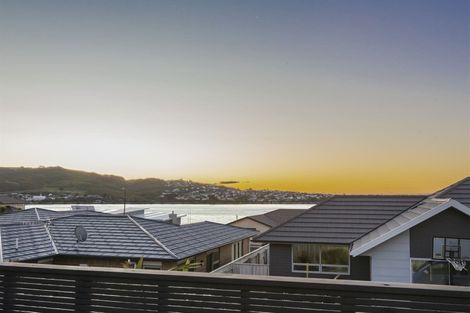 Photo of property in 7 Margaret Shields Avenue, Aotea, Porirua, 5024